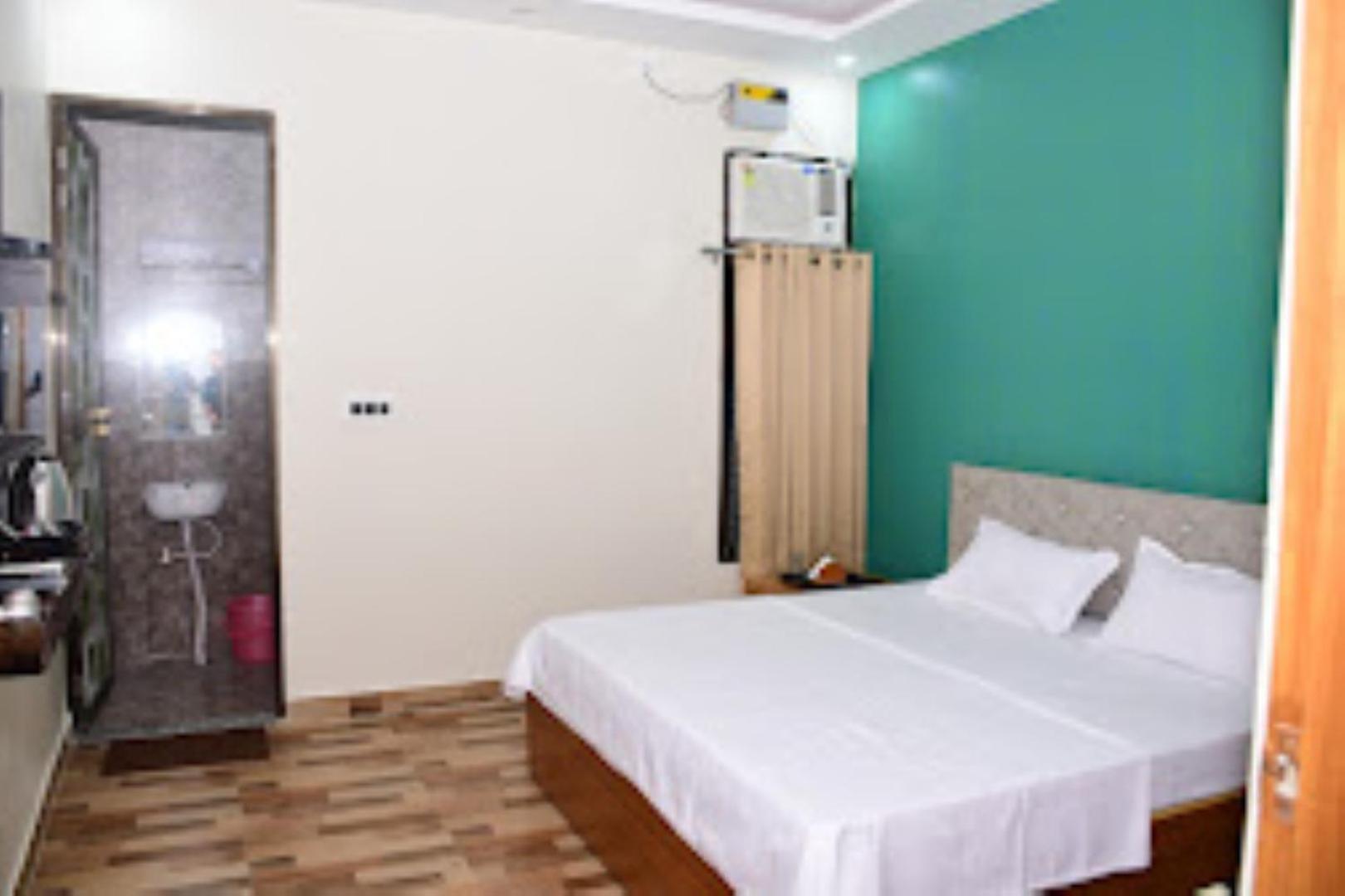 Renu Paradise , Ayodhya Hotell Exteriör bild