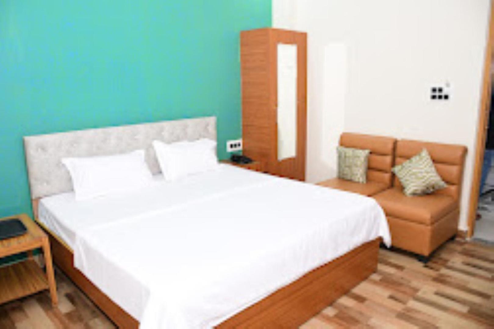 Renu Paradise , Ayodhya Hotell Exteriör bild